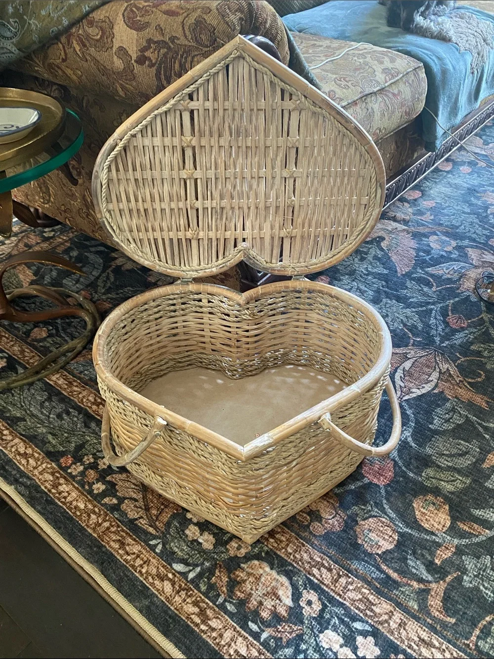 Vintage Heart Shaped Picnic/Sewing/Storage Large Hand-Woven Wicker Basket